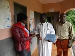 REMISE DON MEDICAMENTS AU DISPENSAIE DE MBOMA A L: cliquer pour aggrandir