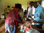 REMISE DON MEDICAMENTS AU DISPENSAIE DE MBOMA DANS L: cliquer pour aggrandir