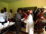 REMISE DON MEDICAMENTS AU DISPENSAIE DE MBOMA DANS L: cliquer pour aggrandir